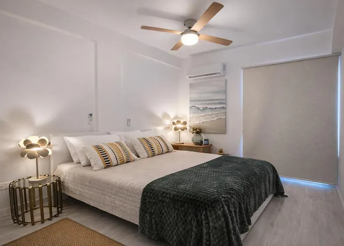 Mackenzie Beachfront Panorama Apartament