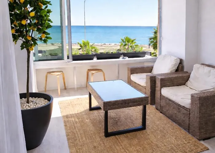 Apartament Mackenzie Beachfront Panorama Larnaca