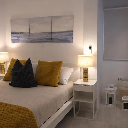 Апартаменти Mackenzie Beachfront Panorama