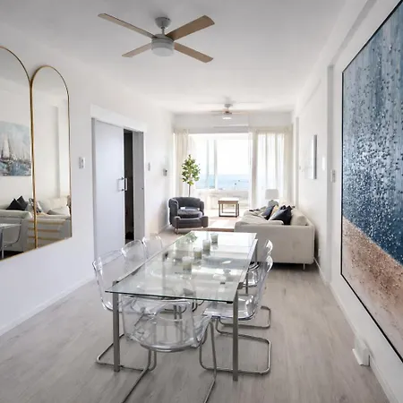 Mackenzie Beachfront Panorama Apartment *