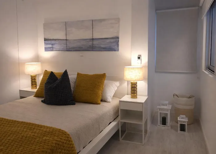 Апартаменти Mackenzie Beachfront Panorama