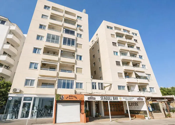 Mackenzie Beachfront Panorama Apartment Larnaka